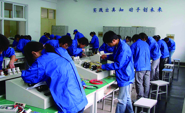 电工技能大赛在南昌百瑞职业培训技术学校举办